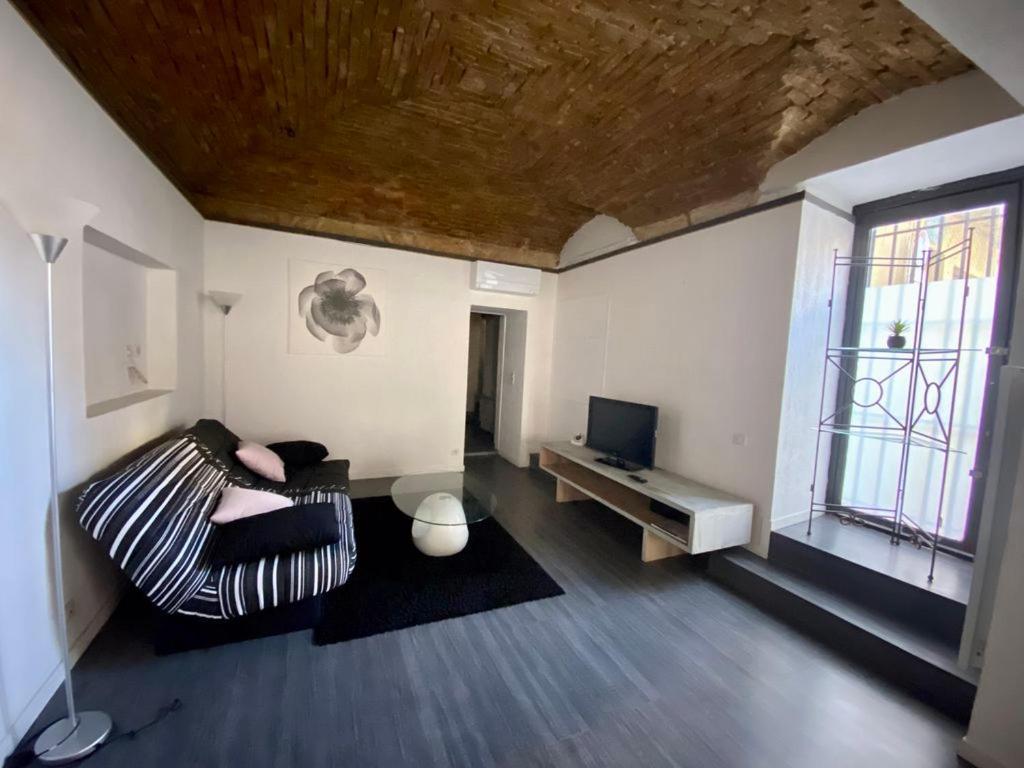 Jolie Appartement T2 Nîmes Exteriör bild